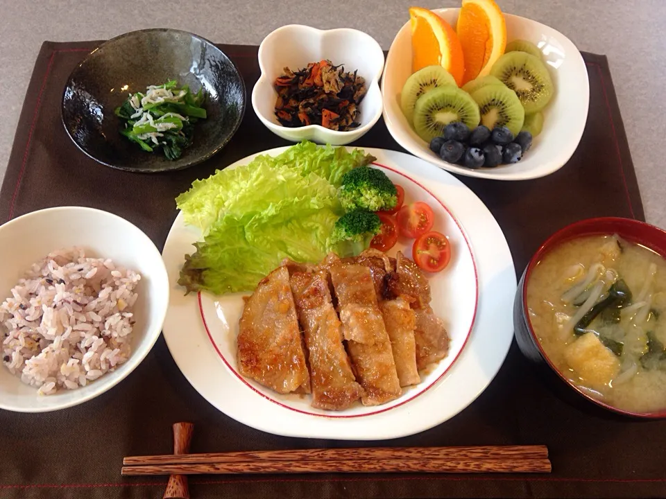 Snapdishの料理写真:＊豚の生姜焼き定食＊|Emiさん