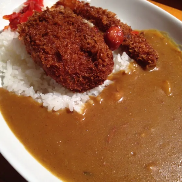 日替わり定食☆コロッケエビフライウインナーカレー(￣◇￣;)サラダ付き♪(´ε｀ )
カレーにハズレなしか！？６５０円なり〜|Shuichi Kikutaさん