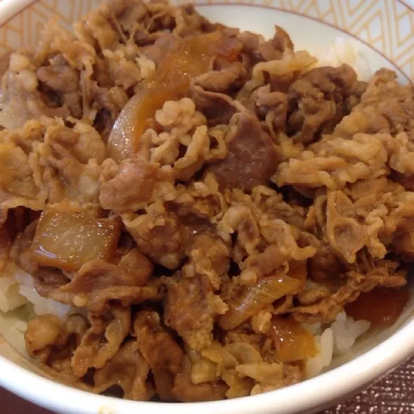 今日のお昼ゎ♪(´ε｀ )牛丼 並
まぁまぁですなぁ♪(´ε｀ )|Shuichi Kikutaさん