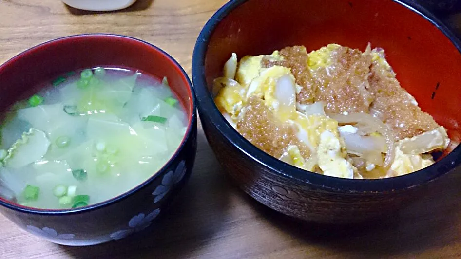 カツ丼と味噌汁|みんさん