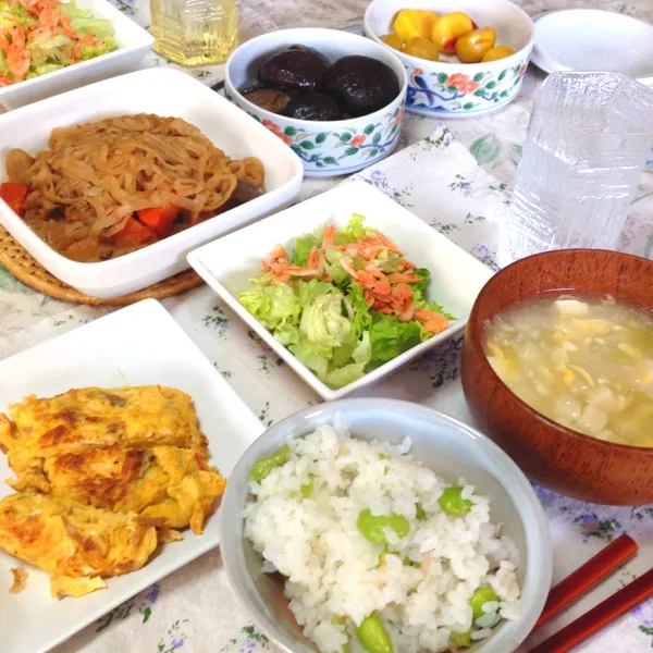 姉の作った豪華な朝食💕
甥っ子も「いただきま〜す♡」の前につまみ食い！こらっo(`･ω´･+o) 
ピクが終了！皆の美味しい食べ物が見られないなんて！寂しい｡ﾟ(´pω・｀)ﾟ｡|okame27さん