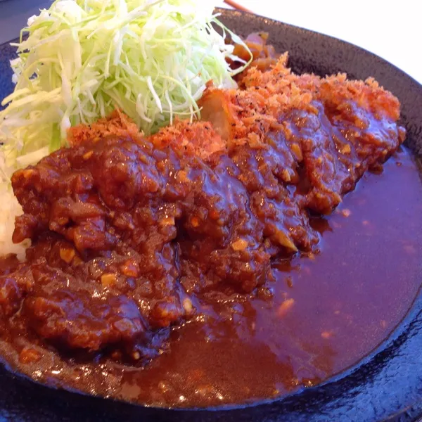 かつカレー💕
久々にカツもカレーも食べました！肉柔らかく、熱々を出してくれておいすぃー💗|okame27さん