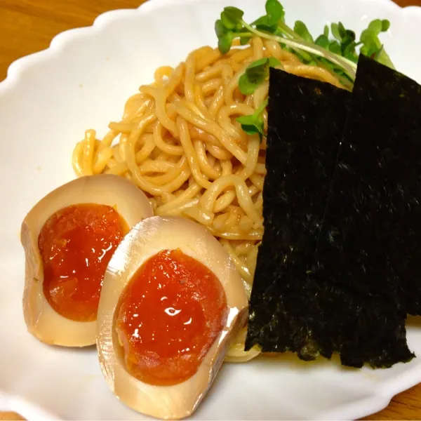 油そばとチャーハン💕
油そばは、麺だけ市販！味付けと6日前から仕込んで置いた味たまご❤(〃ʘ▿ʘ〃)
なかなか評価を口に出さない友達に美味しいと言われた(o^^o)  何か嬉しい！|okame27さん