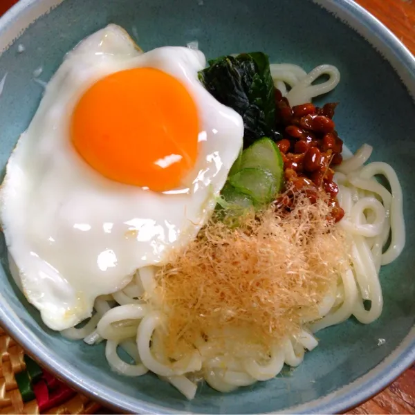 ぶっかけうどんʅ(｡Ő౪Ő｡)ʃ
今日は蒸し暑いので、簡単に作れてサササッと食べられるメニューに❀.(*´◡`*)❀.
1画面:納豆ぶっかけうどん 2画面:冷凍天ぷらぶっかけうどん(´◡͐`)|okame27さん