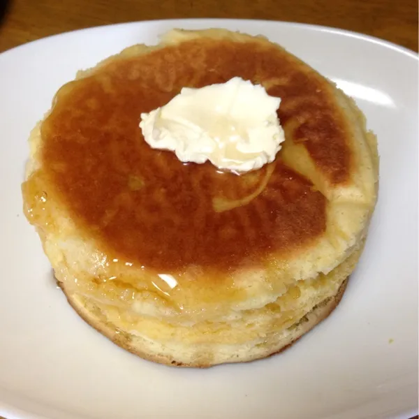 今日は、朝食を作ってみました。高さ5㎝のホットケーキと割引のイングリシュマフィンのトッピング
(￣ｍ￣〃)  日曜日ならの朝食です。|okame27さん