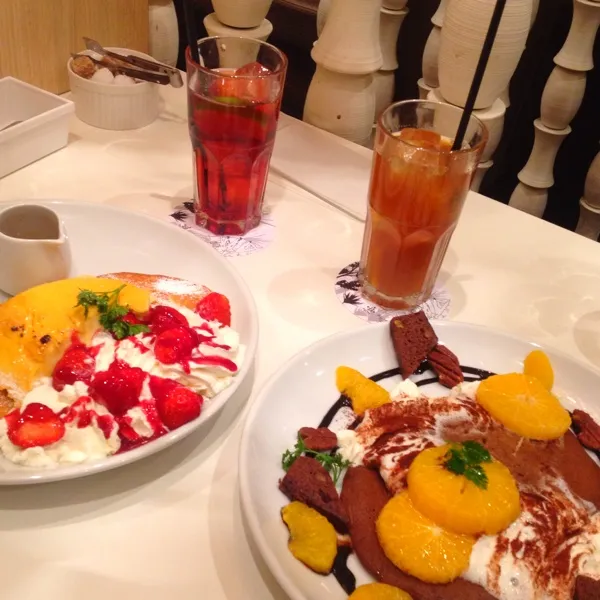 Snapdishの料理写真:butterのなんちゃらかんちゃらっていうパンケーキ！！美味しかったぁヾ(＠⌒ー⌒＠)ノ♡
ずっと行きたいって思ってたから嬉しかったぁ♡♡|andyさん