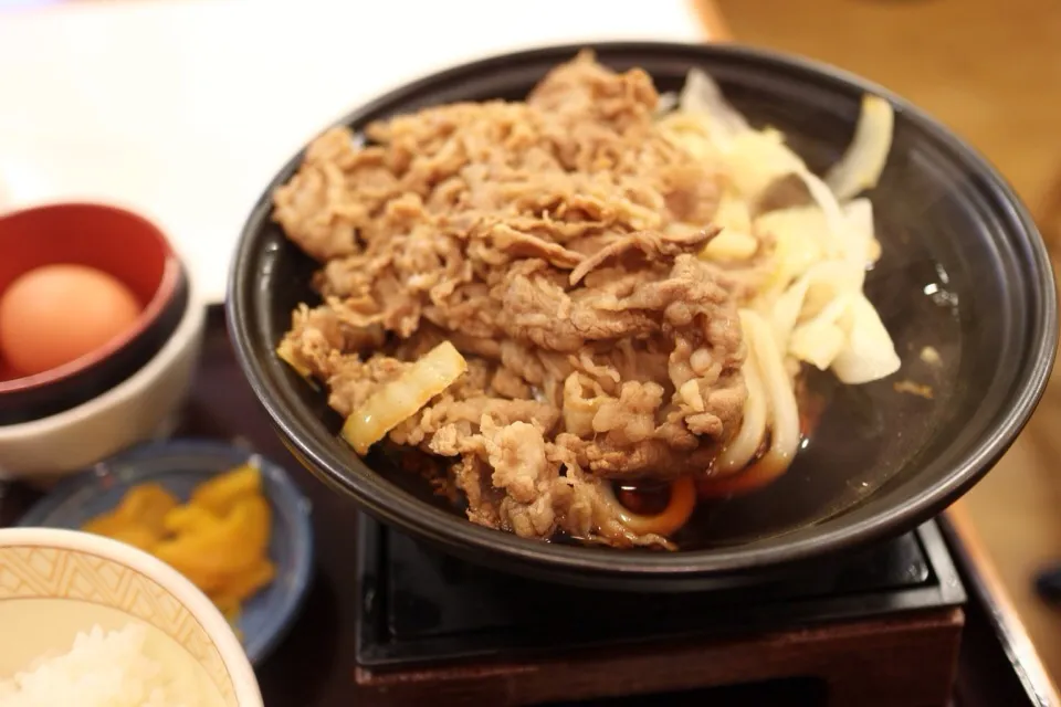 牛すき鍋定食|マハロ菊池さん