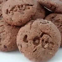 Biscoito crocante de chocolate com maracujá|Keila Gabrielyさん