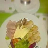 Snapdishの料理写真:Caesar salad with ham|sarah doloresさん