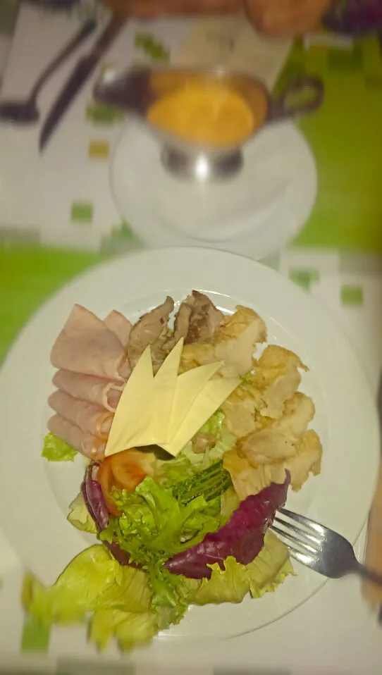 Snapdishの料理写真:Caesar salad with ham|sarah doloresさん