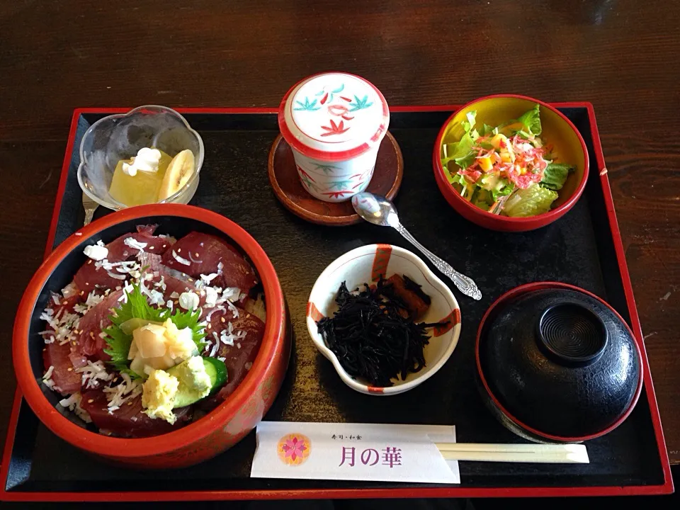 初がつお丼の定食|大石さん