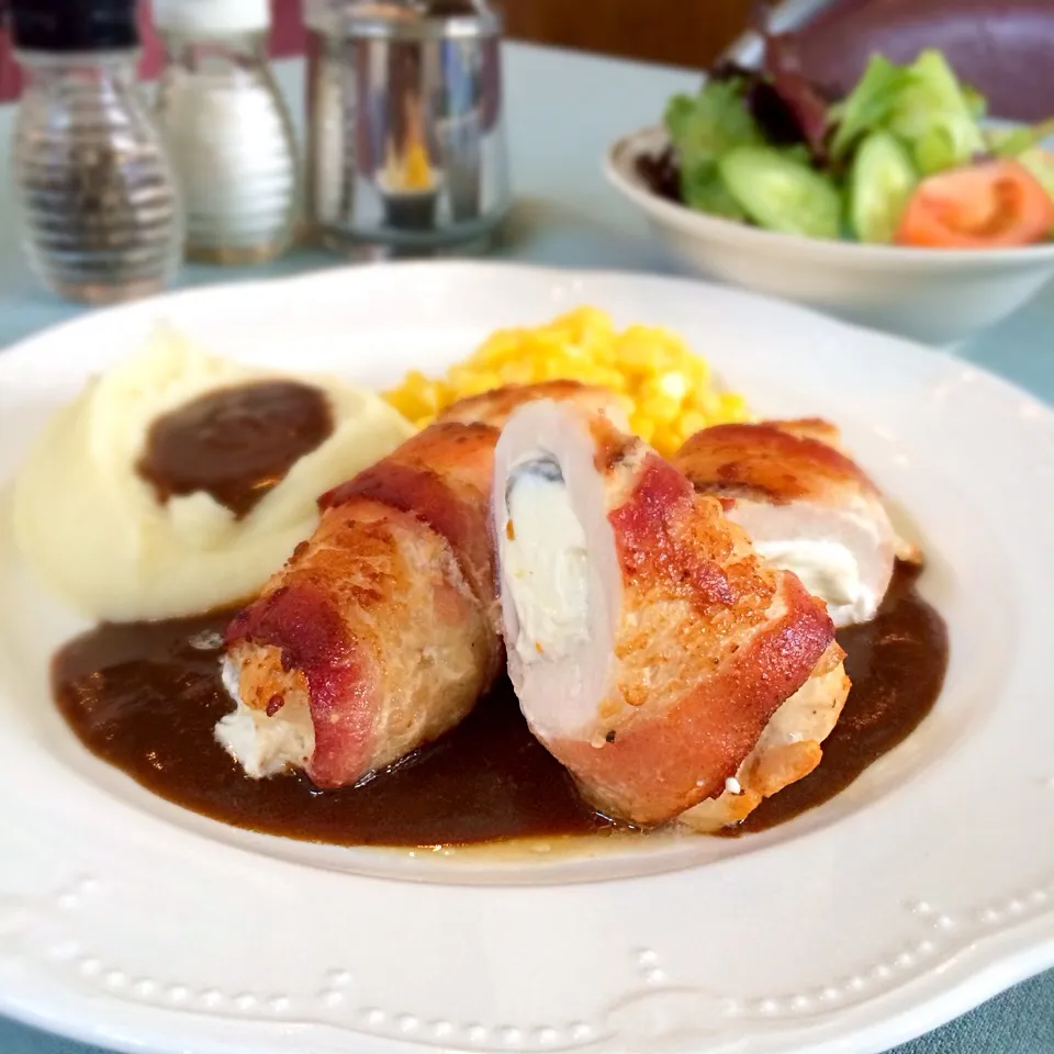 Snapdishの料理写真:Bacon wrapped Jalapeno stuffed Chicken|rsterさん