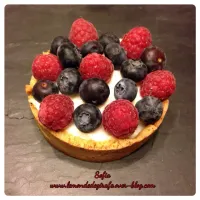 Snapdishの料理写真:Tarte coco fruits rouges|sofialaquadeuseさん