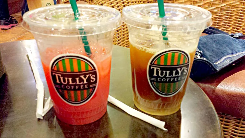 TuLLyS coffe & Blood Orange juice so refreshing♥♥♥|joさん