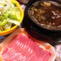 Snapdishの料理写真:豚肉レタス鍋|パッタイさん