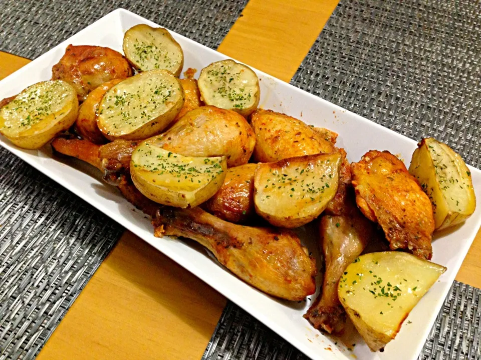 Coxa sobre coxa assada com Batatas😋🍴|lucia inoueさん