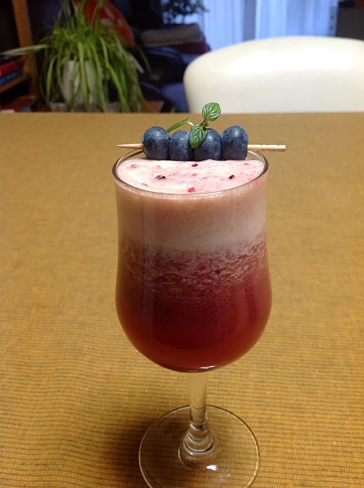 Blueberry-Asian pear juice! I LOVE my juicer...!|angieさん