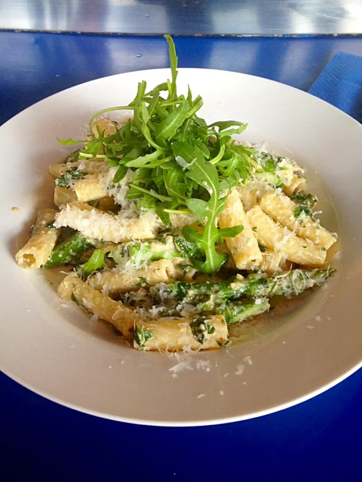 Snapdishの料理写真:Pasta, pesto & asparagus|Generaalさん