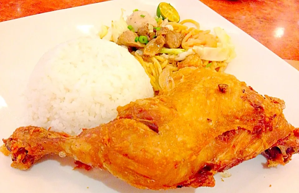 Fried Chicken & Pansit Kanton|Liezlさん