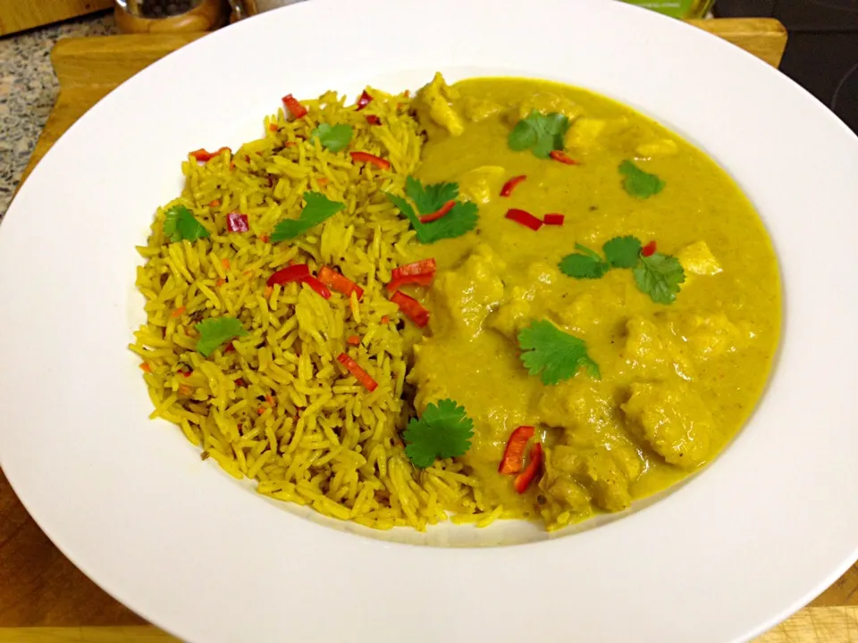 Snapdishの料理写真:Chicken Korma with Vegetable Pilau Rice|Steve Pountneyさん