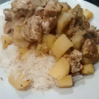 Rice with chicken, potato & onion in a mixed herb coating. Carbs!!|Marc Lawlerさん