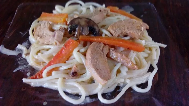 Espagueti blanco con fajitas de pollo para mi bebé|Javier Rdz.さん