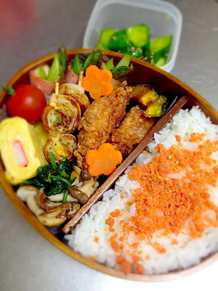 夫弁❤️手羽中の醤油麹揚げと鮭そぼろご飯|maisoさん