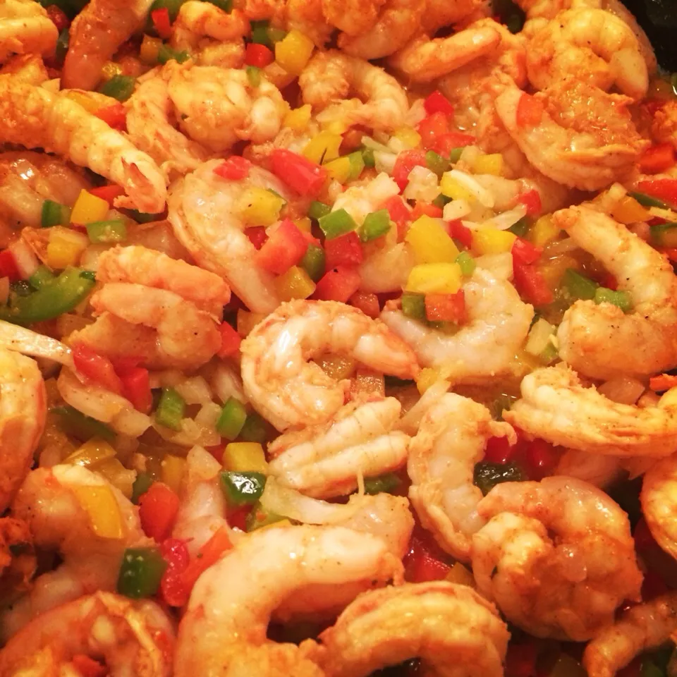 Wild Caught shrimp w/ multi colored peppers|Curt Chillさん