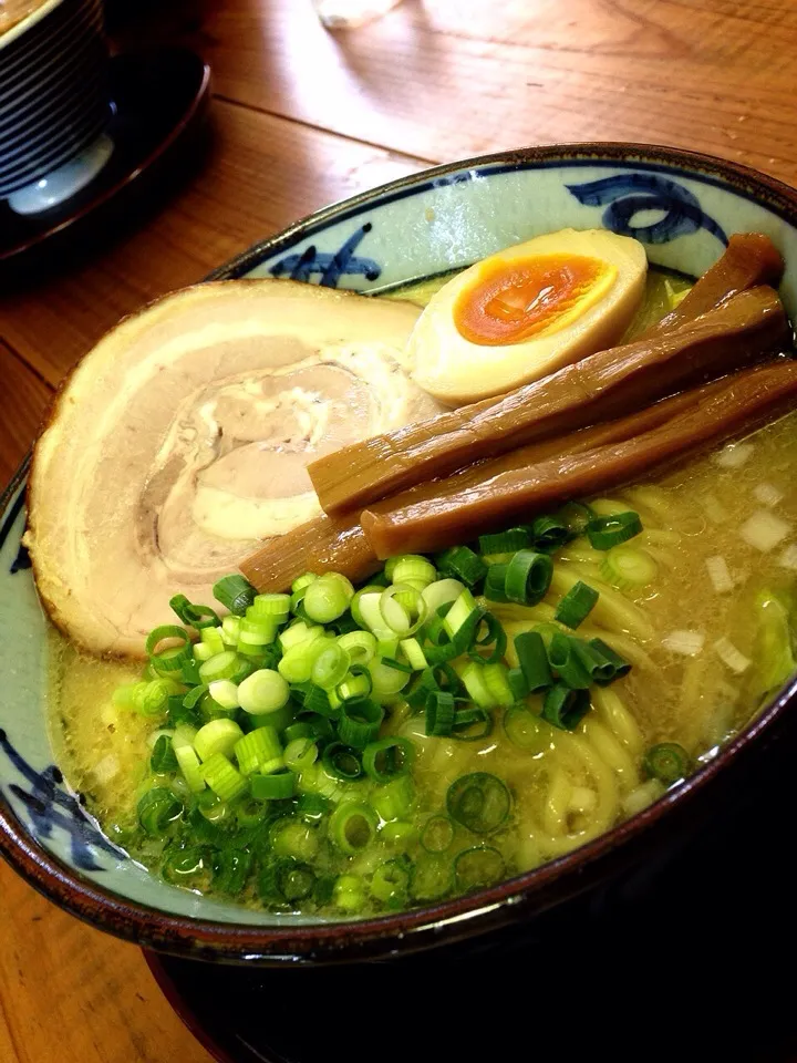 ✨淡色みそラーメン🍜|中さんさん