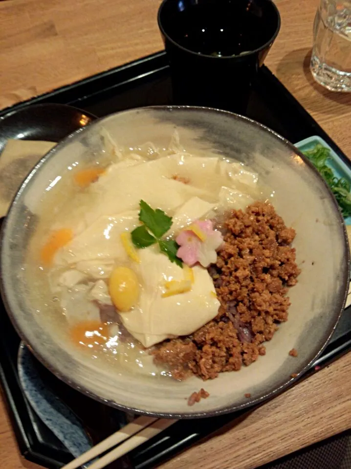 Snapdishの料理写真:湯葉トロ丼、京都清水寺。|Masaru Suzukiさん