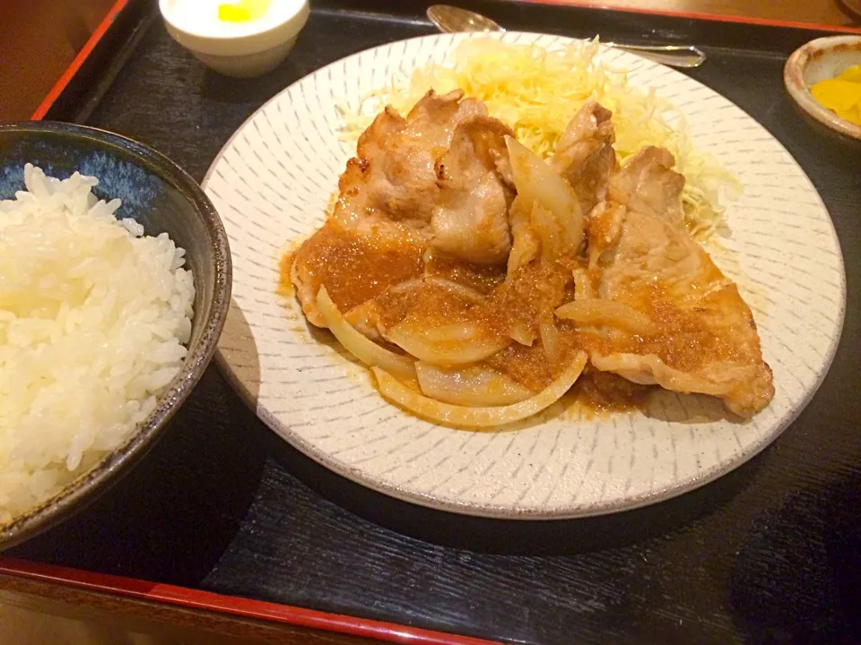 豚道楽 生姜焼き定食730円|ゆーやんさん