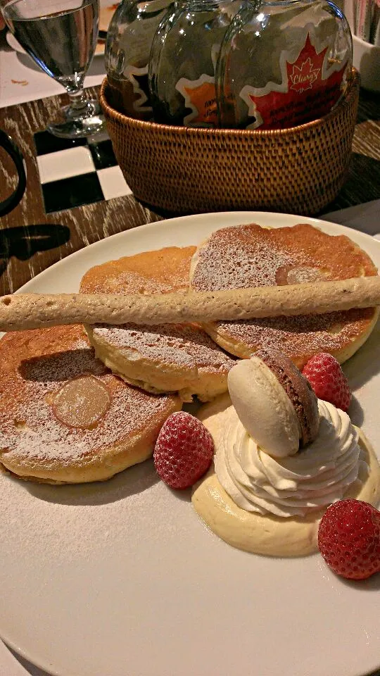 Snapdishの料理写真:green house:サツキのパンケーキあまおう添え|つーさん