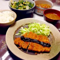 Snapdishの料理写真:トンカツとほうれん草と白菜のおひたし|ぼぶ子さん