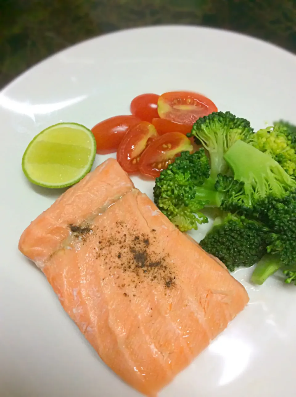 Snapdishの料理写真:Salmon steak--easy|Geneさん