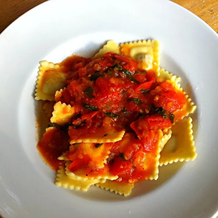 Ravioli & Tomatosauce|wiwi mrgさん