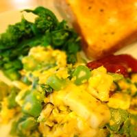 菜の花とチーズのスクランブルエッグ