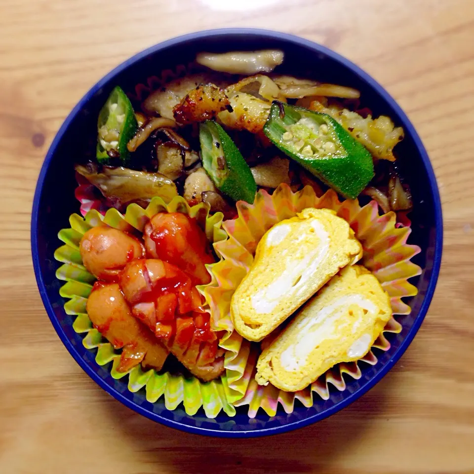 チキンと野菜の香草焼、ソーセージケチャップソテー|okuyさん