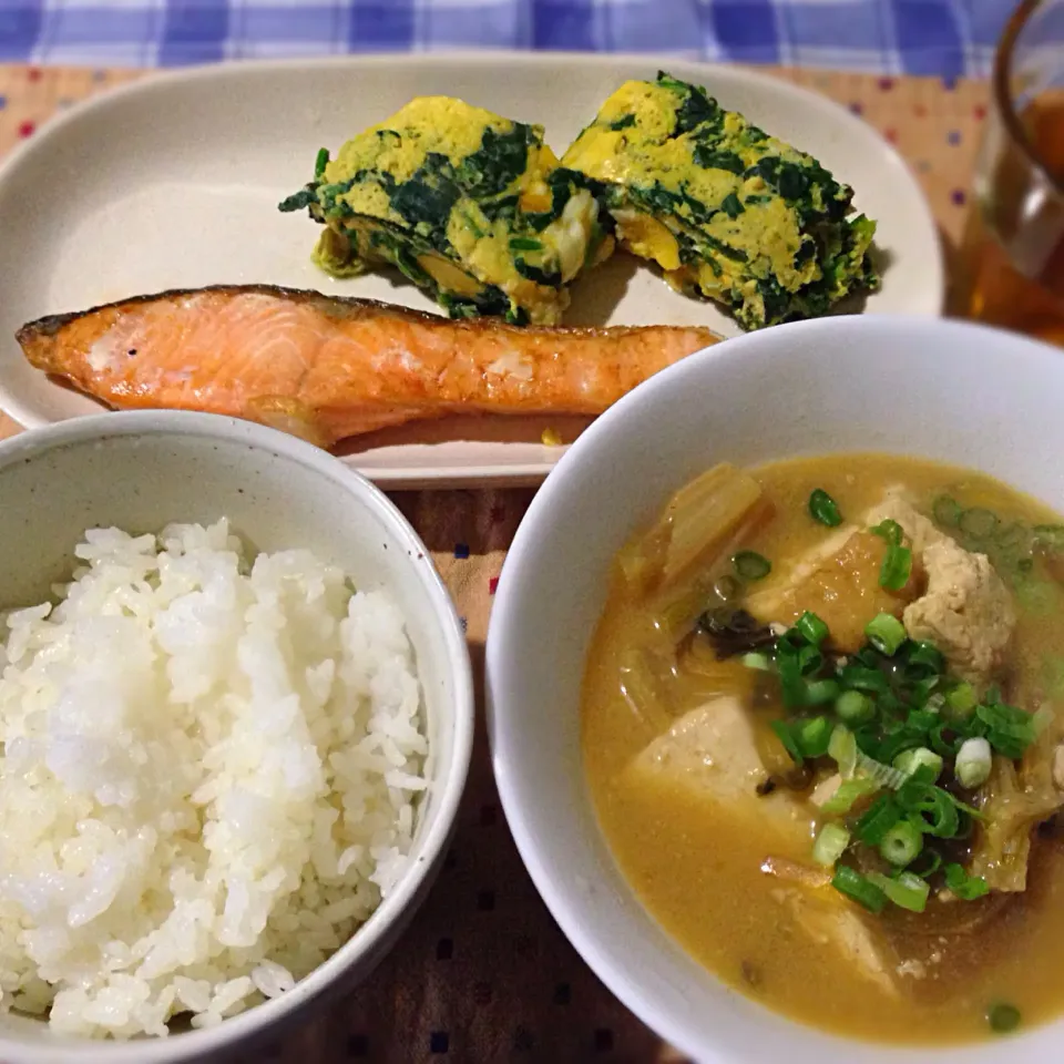 鮭、ほうれん草の卵焼き、野菜汁|純さん