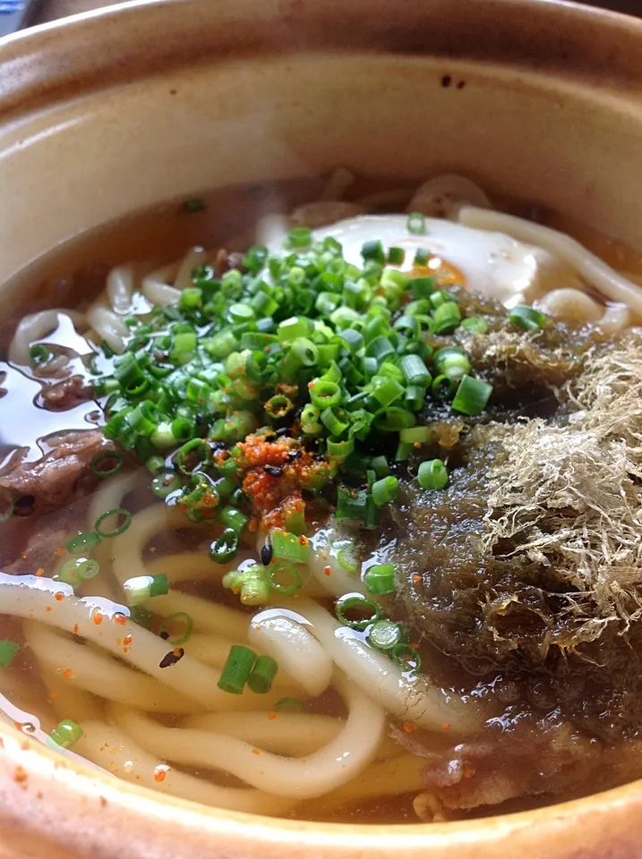 Snapdishの料理写真:肉卵とろろ昆布うどん|izunさん