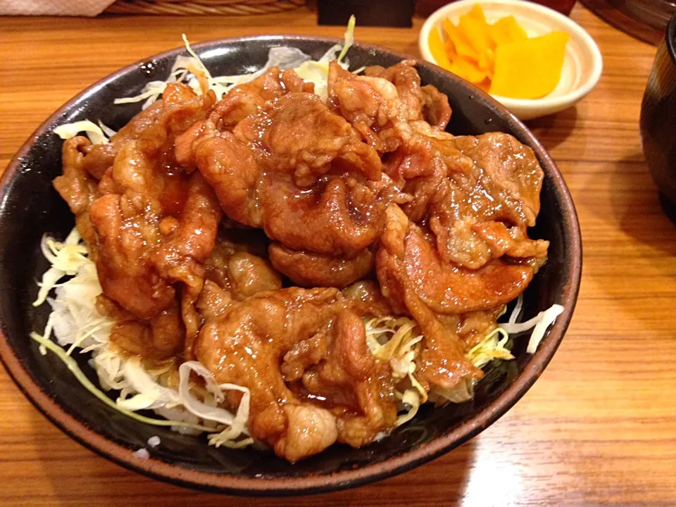 Snapdishの料理写真:トンテキ丼|buhizouさん