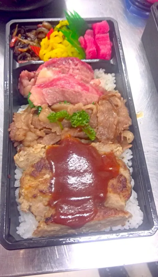 Snapdishの料理写真:ハンバーグ弁当|おたるっこさん