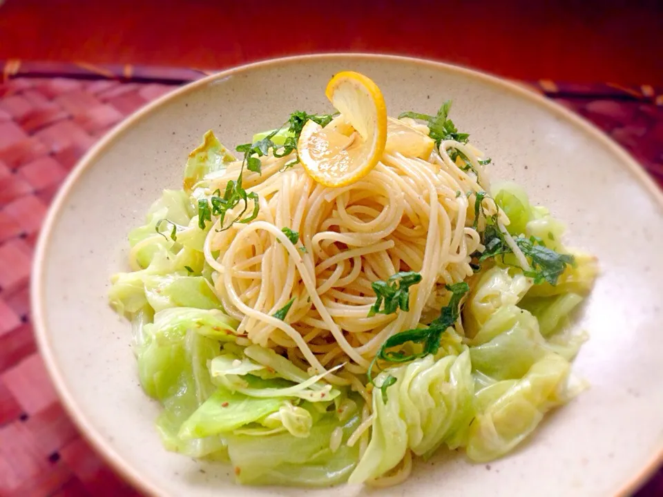 Lemon peperoncino of spring cabbage and anchovy🐟春ｷｬﾍﾞﾂとｱﾝﾁｮﾋﾞのﾚﾓﾝﾍﾟﾍﾟﾛﾝﾁｰﾉ|🌈Ami🍻さん