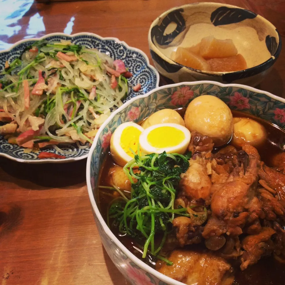 ちび隊長さんの料理 鶏手羽元のパイナップルジュース煮・マロニーとベーコン、豆苗の炒め物|ひとみさん