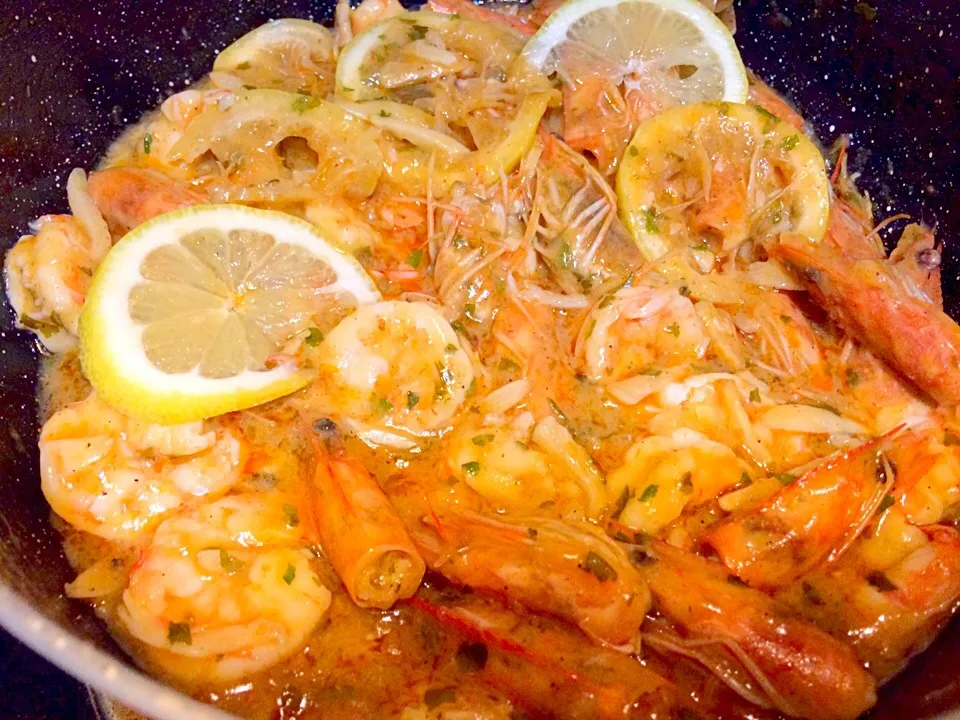 Snapdishの料理写真:Garlic Shrimp in Herbed Lemon Butter Sauce|Cj Mendoza-Palosさん