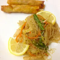 Snapdishの料理写真:Pancit & Lumpia|Jenna Dさん