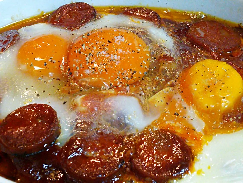 Huevos a la Flamenca ウエボスアラフラメンカ～(^^)
スペイン南部で良く食べた卵料理(^^)
現在ある食材で作りました＼(^^)／|quitaさん