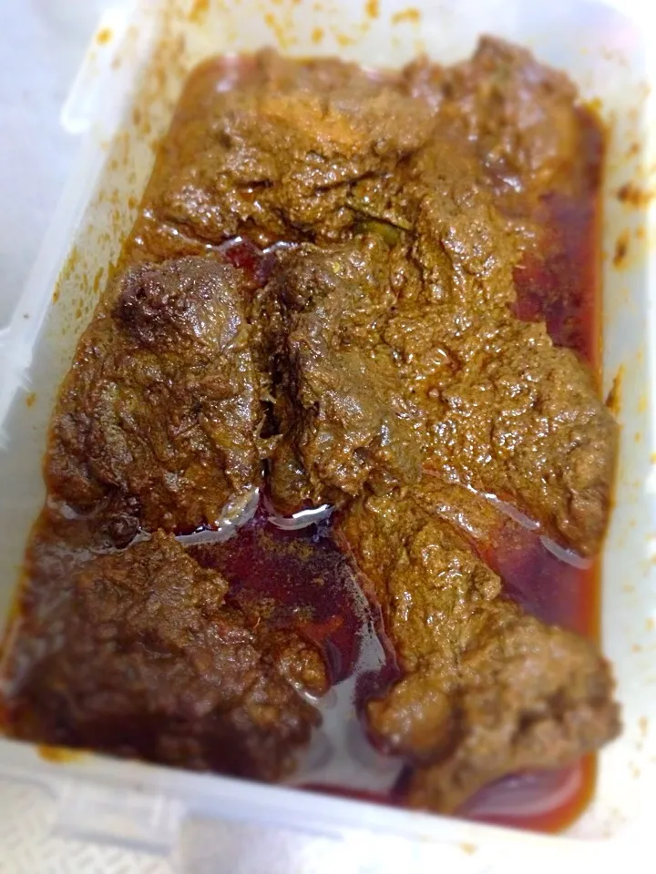 Snapdishの料理写真:Mom's Rendang; one of the best rendang 😁|Amia Ersantiさん