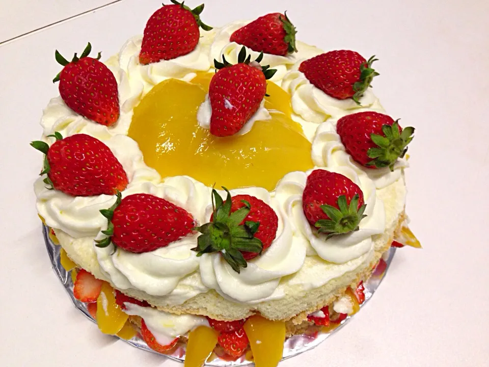 Strawberry Mango Shortcake|Nura Noorさん