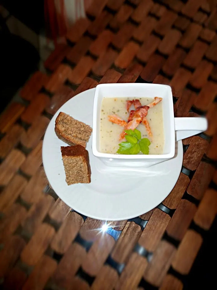 'Żurek' Polish soup , rye bread wares (own baking)|Matthew NLさん