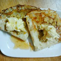 My kitchen is out of fruit so i try crepes with honey, unsweetened cookie and unsalted butter <3|Trang Lyさん